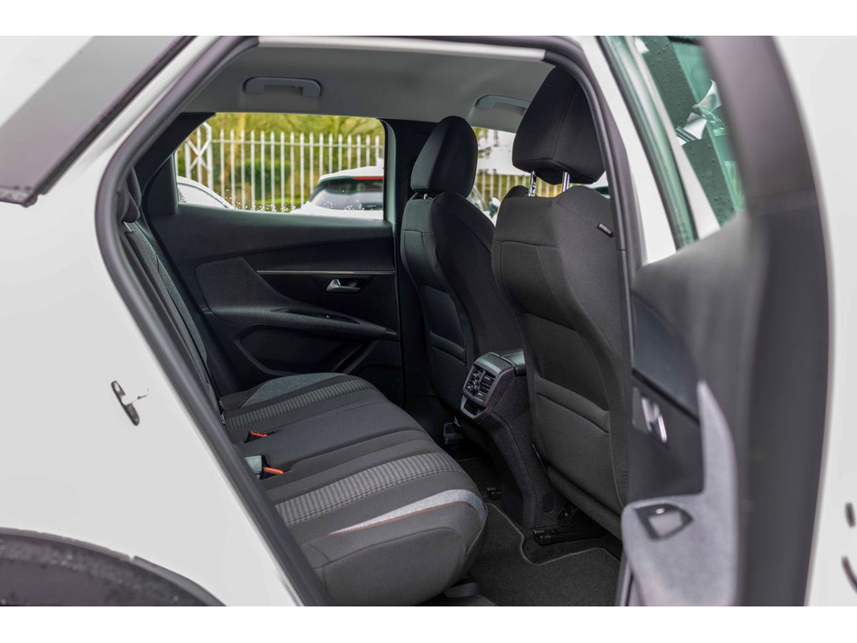 2021 Peugeot 3008 - image 19