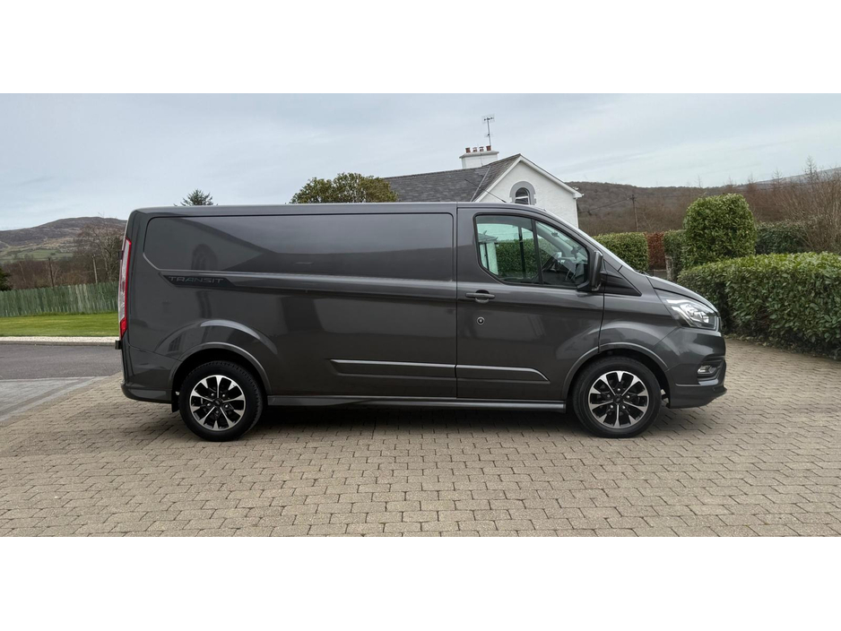 2021 Ford Transit Custom - image 7