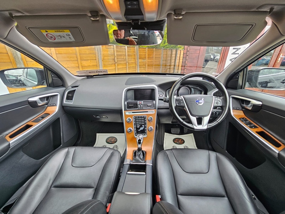 2016 Volvo XC60 - image 20