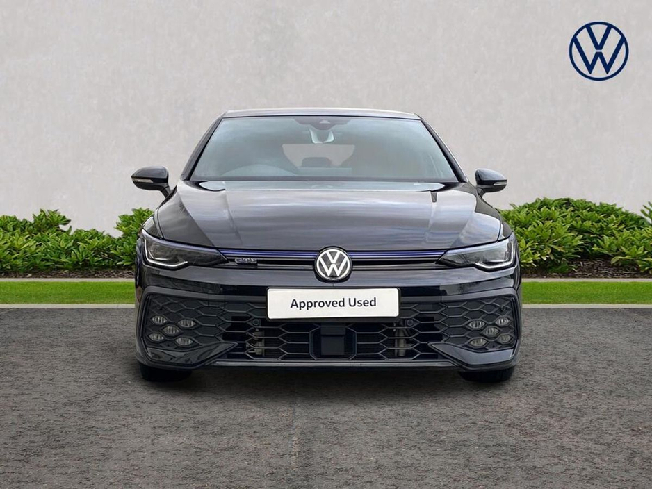 2025 Volkswagen Golf - image 2