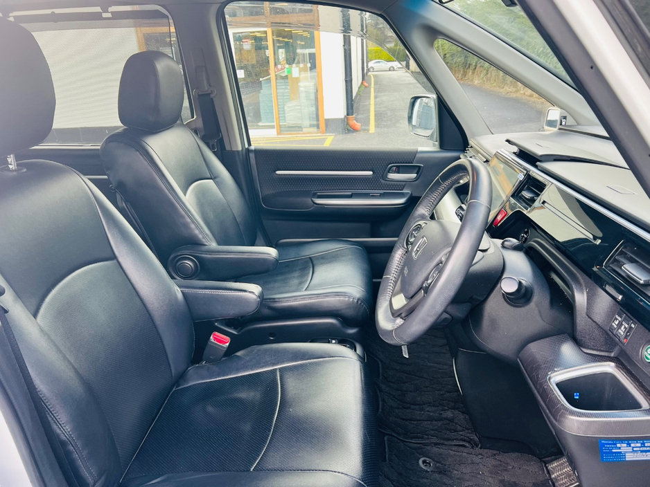 2019 Honda Stepwagon - image 23