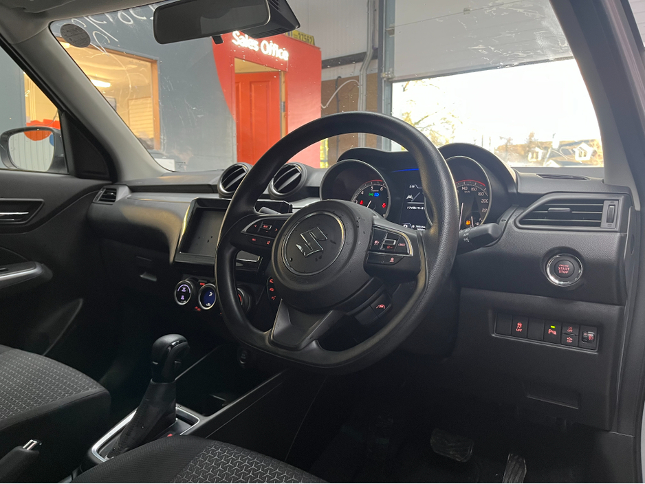 2022 Suzuki Swift - image 8