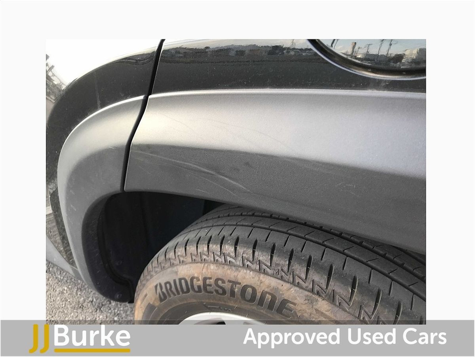 2024 Toyota Yaris - image 21