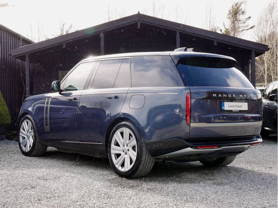 2025 Land Rover Range Rover - image 3
