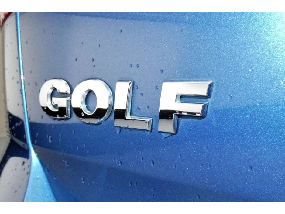 2016 Volkswagen Golf - image 27