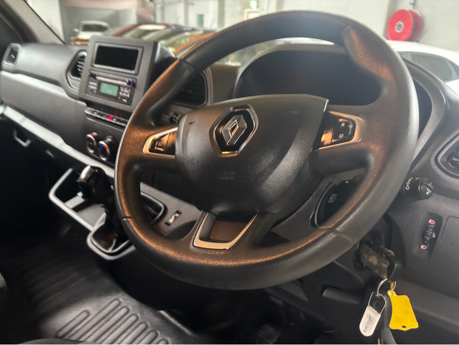 2020 Renault Master - image 7