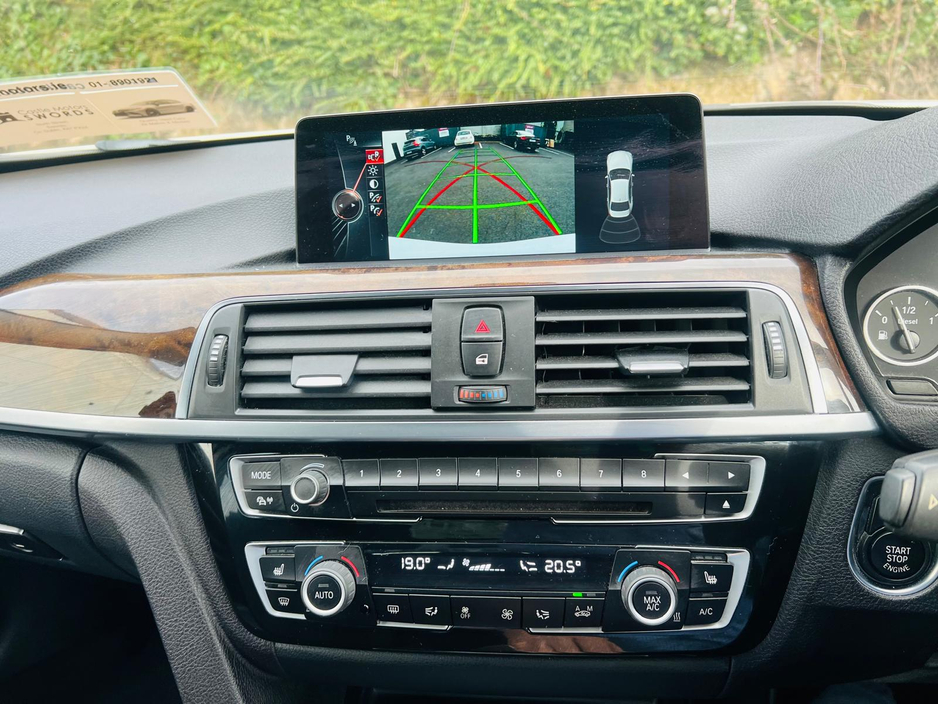 2018 BMW 5 Series - image 19