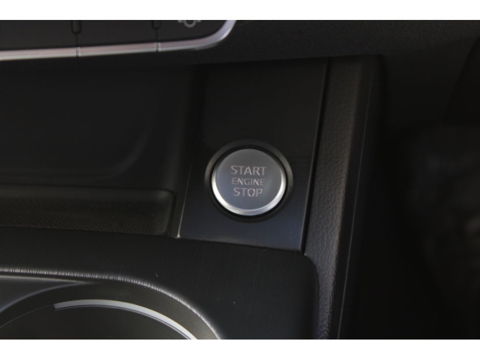 2019 Audi A4 - image 18