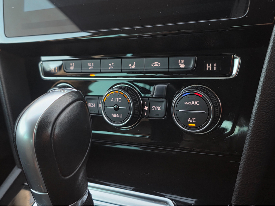 2018 Volkswagen Passat 2.0 TDI VIRTUAL DASH FULL LEATHER HEATED ELECTRIC SEATS SAT NAV CARPLAY ANDROID AUTO BLIND SPORT PARKING SENSORS SELF PARKING ASSIST 360 CAMERA €20,750