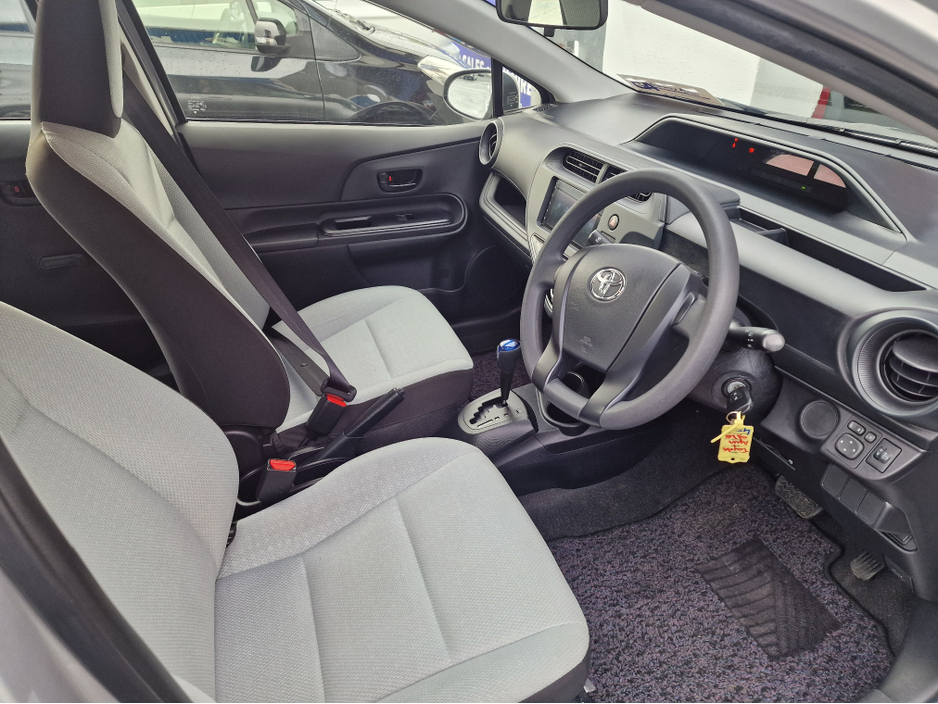 2017 Toyota Aqua - image 15