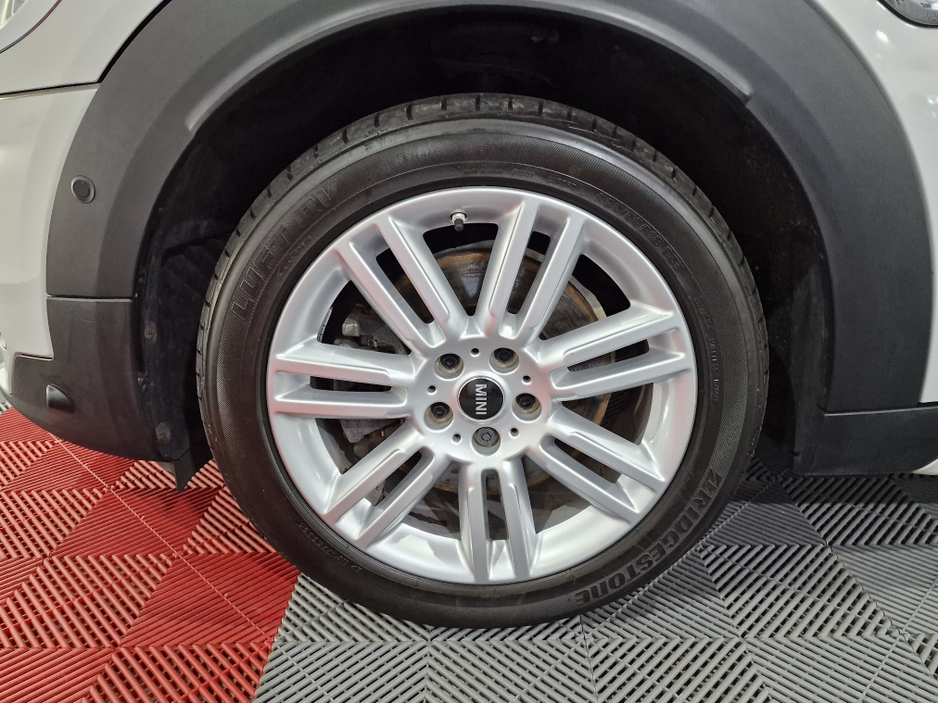 2021 MINI Countryman SE ALL4 EXCLUSIVE (PLUG IN HYBRID) AUTOMATIC **ONE OWNER / HUGE SPEC / APPLE CARPLAY / CRUISE CONTROL / FULL BLACK LEATHER / HEATED FRONT SEATS / REVERSE CAMERA / REAR TINTED GLASS / SAT NAV** €27,900