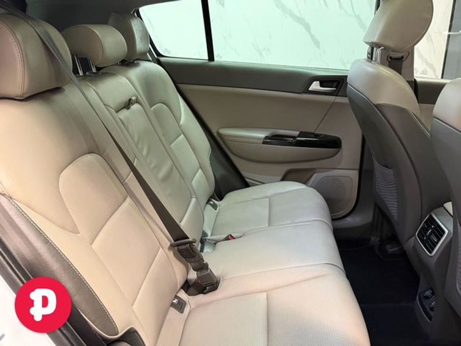 2018 Kia Sportage - image 18