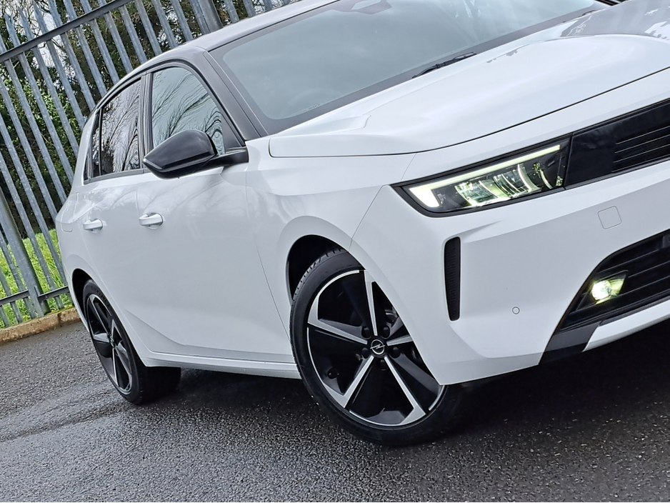 2025 Opel Astra ELEGANCE 1.2TURBO 110BHP **REVERSING CAMERA** €29,950