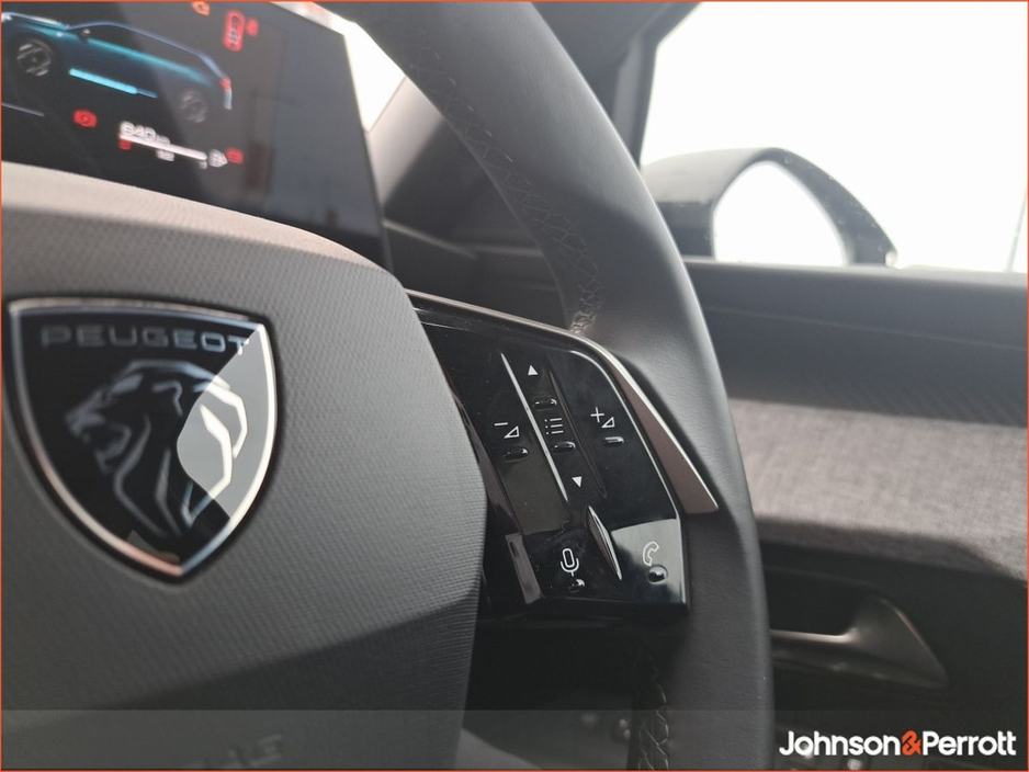 2025 Peugeot 5008 1.2 MHEV 145bhp E-DCS6 Allure €52,900
