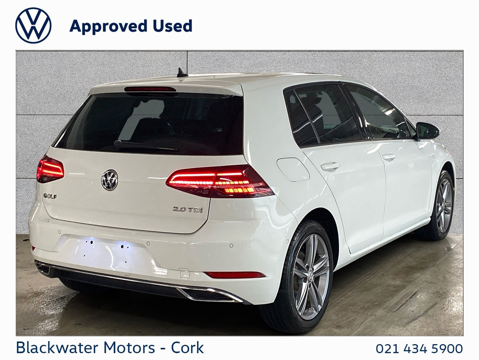 2021 Volkswagen Golf - image 14