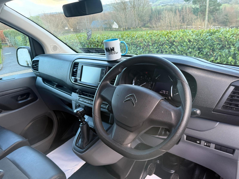 2021 Citroen Dispatch - image 11