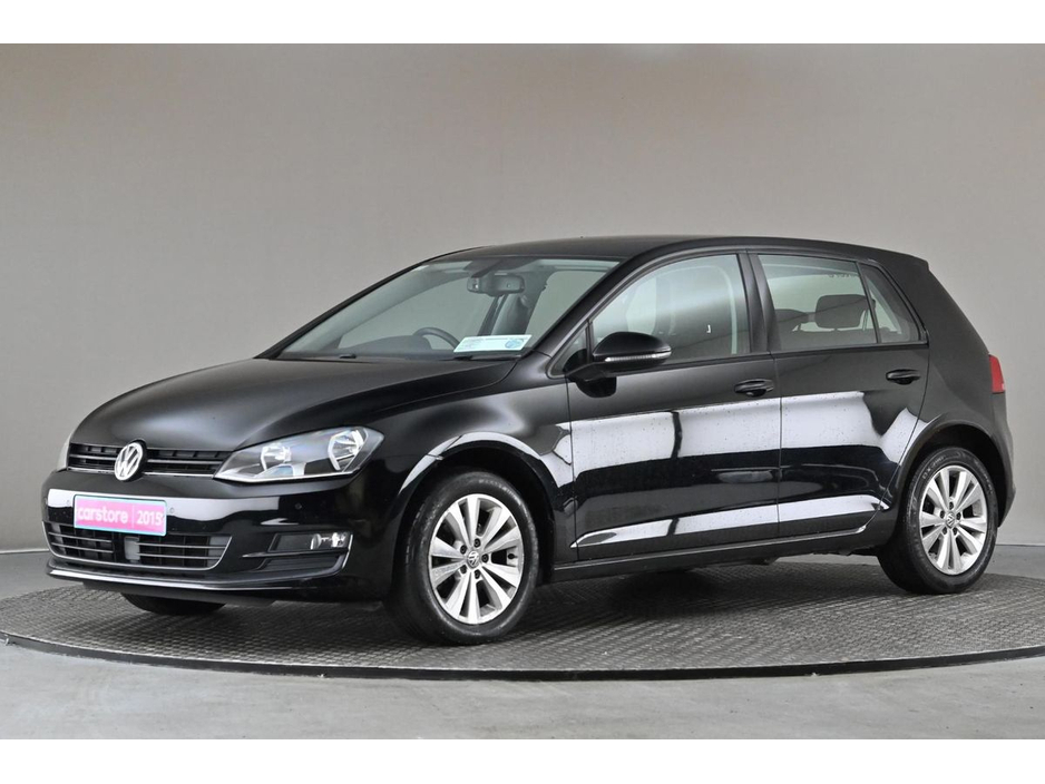 2015 Volkswagen Golf - image 4