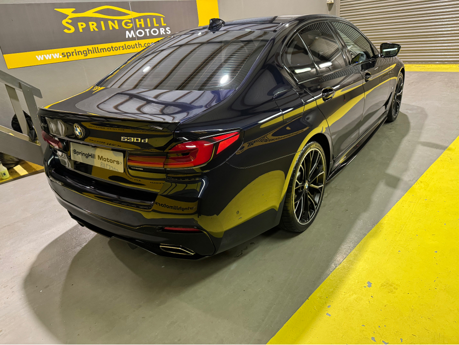 2022 BMW 5 Series - image 4