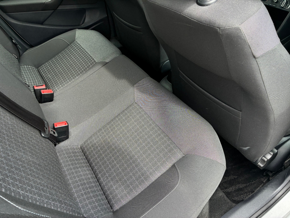 2015 Volkswagen Polo - image 16