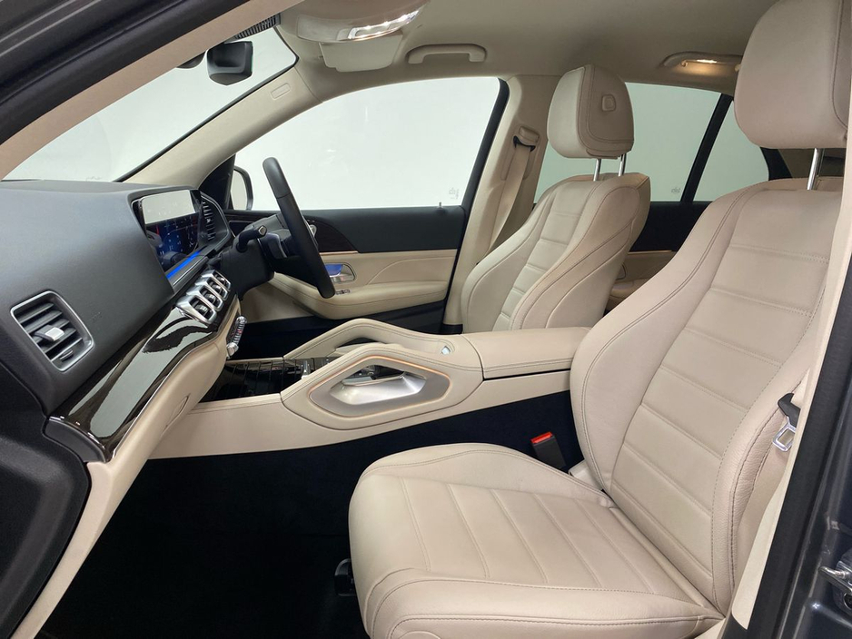 2025 Mercedes-Benz GLE Class - image 13