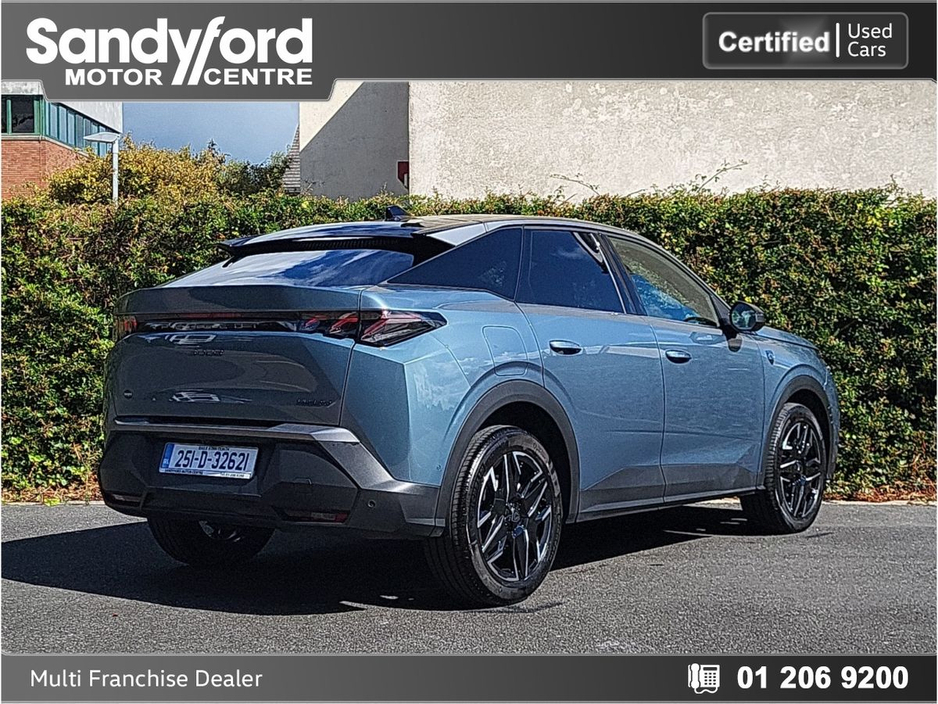 2025 Peugeot 3008 - image 2