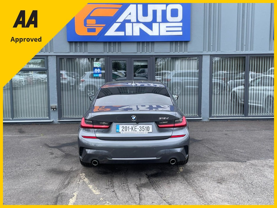 2020 BMW 3 Series - image 4