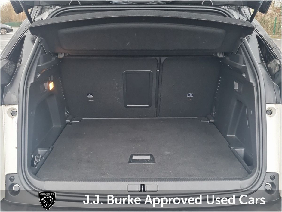 2023 Peugeot 3008 - image 12