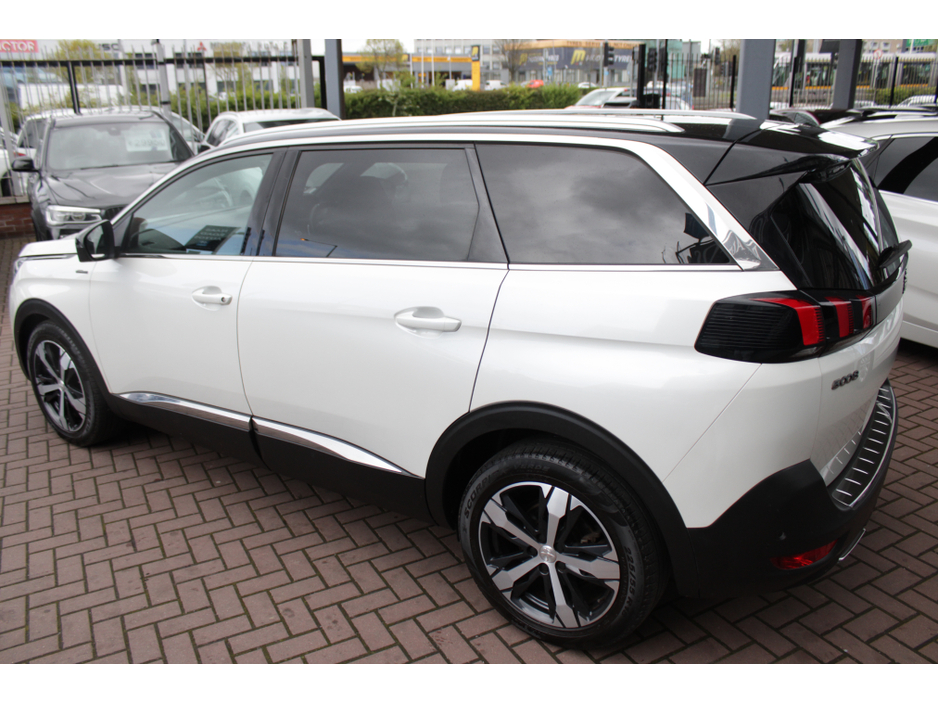 2020 Peugeot 5008 - image 6