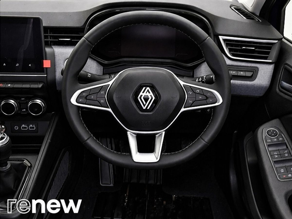 2025 Renault Clio - image 20