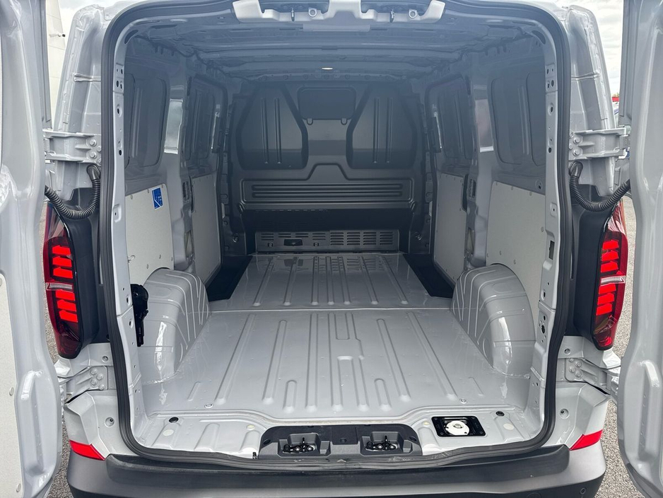 2025 Volkswagen Transporter  €33,475