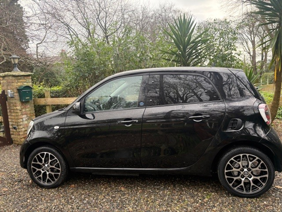 2021 Smart Forfour - image 3