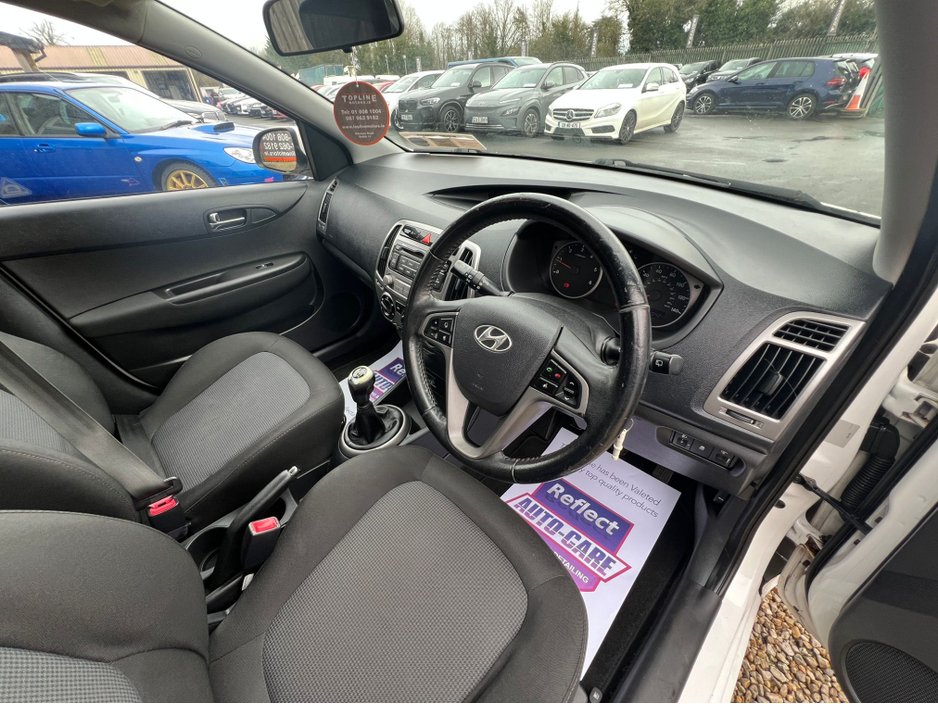 2013 Hyundai i20 - image 11