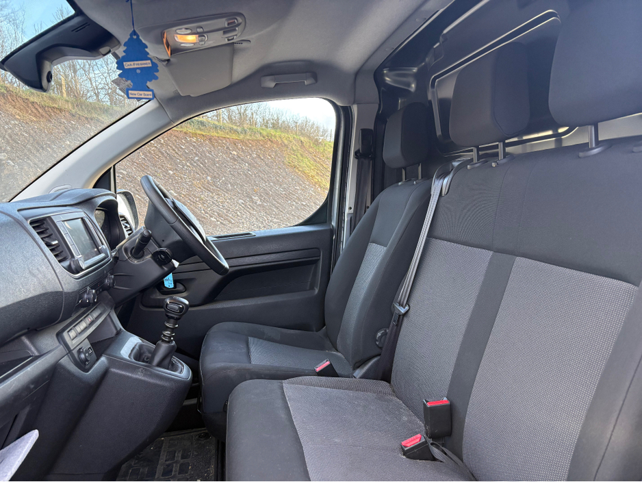 2024 Citroen Dispatch - image 8