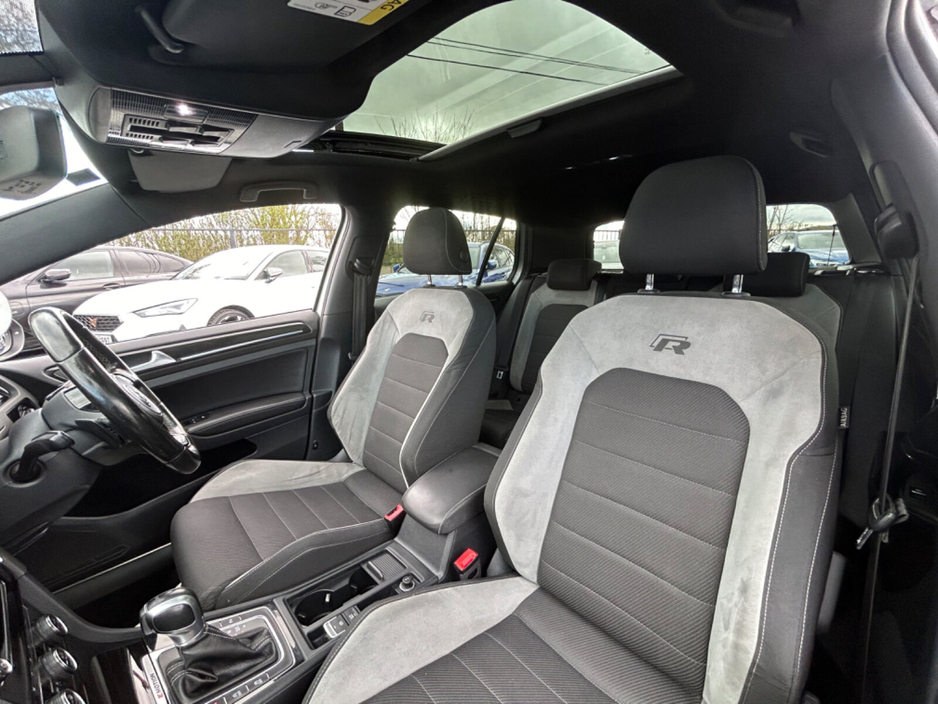 2017 Volkswagen Golf - image 20