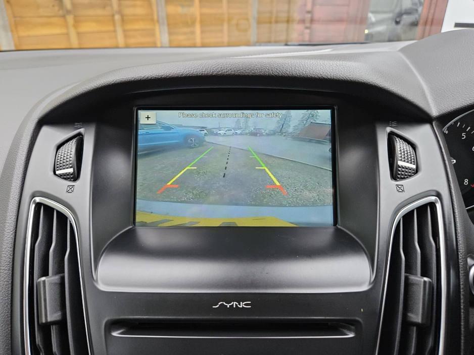 2017 Ford Focus - image 32