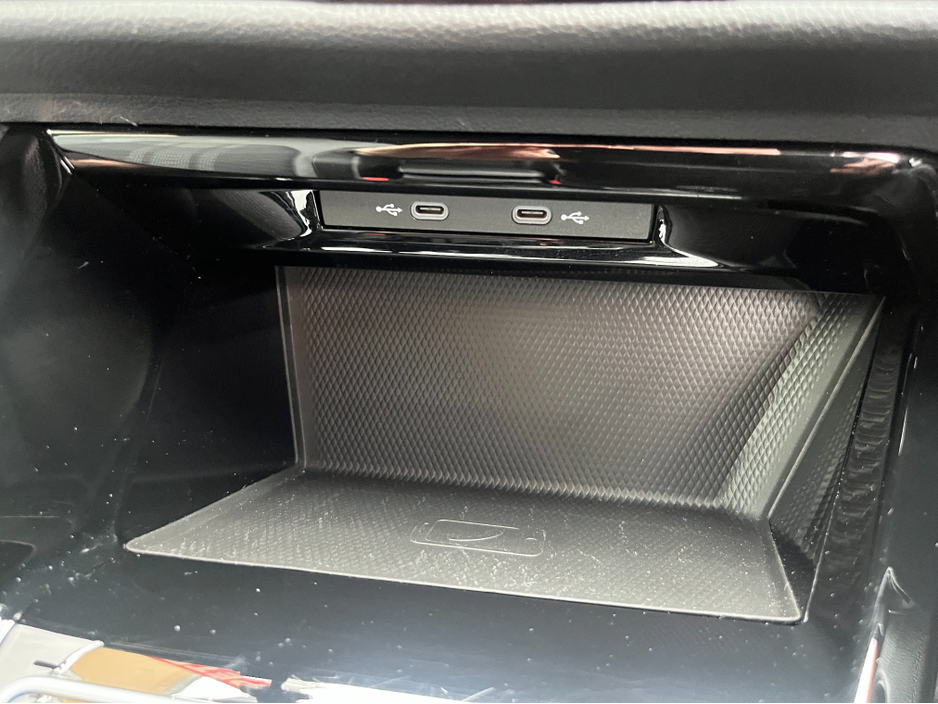 2022 Volkswagen Golf - image 18