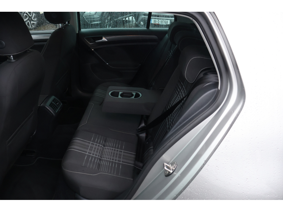 2016 Volkswagen Golf LOUNGE Low Mileage Huge Spec €13,995