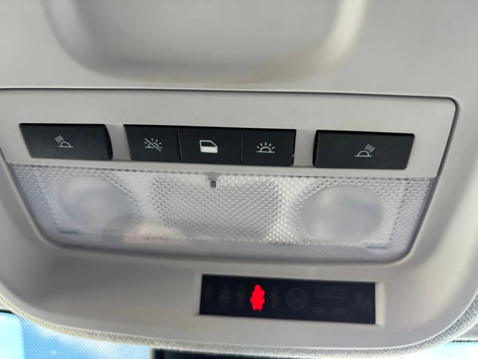 2022 Opel Crossland - image 25