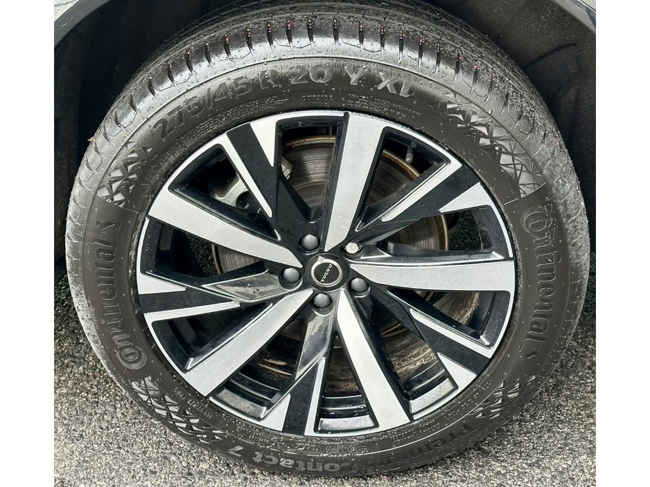 2025 Volvo XC90 - image 22