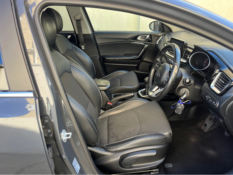 2019 Kia Ceed - image 13