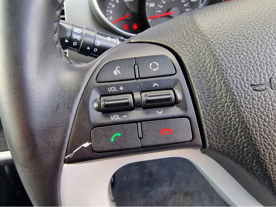 2017 Kia Picanto - image 16
