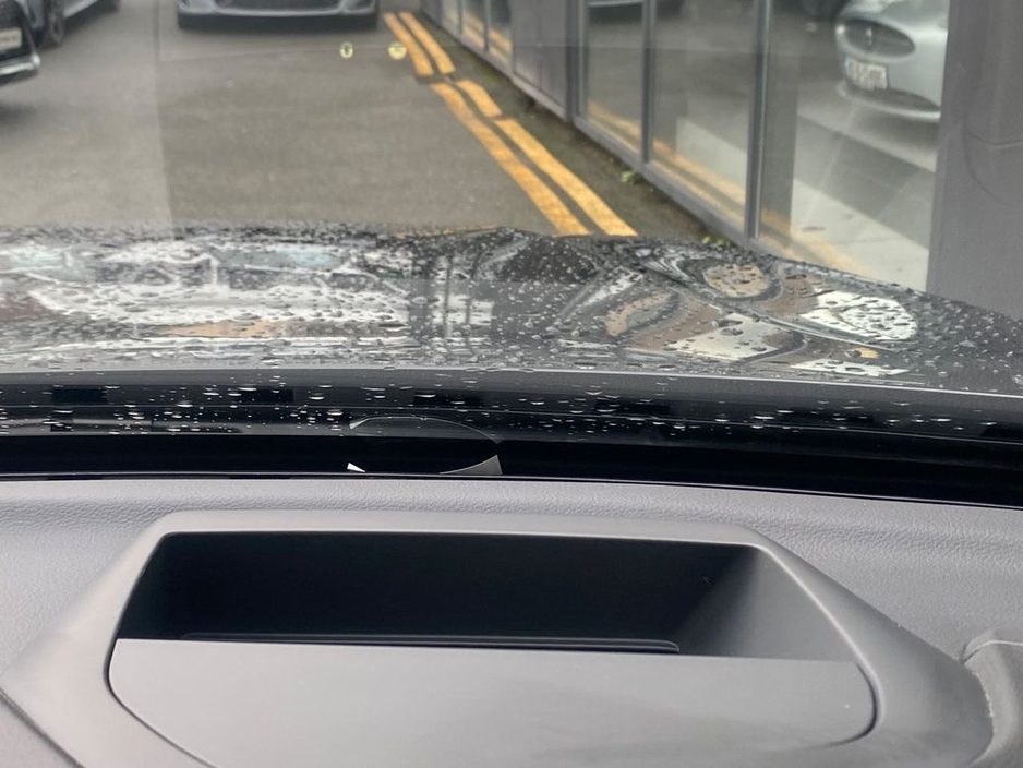 2025 Volvo XC60 - image 22