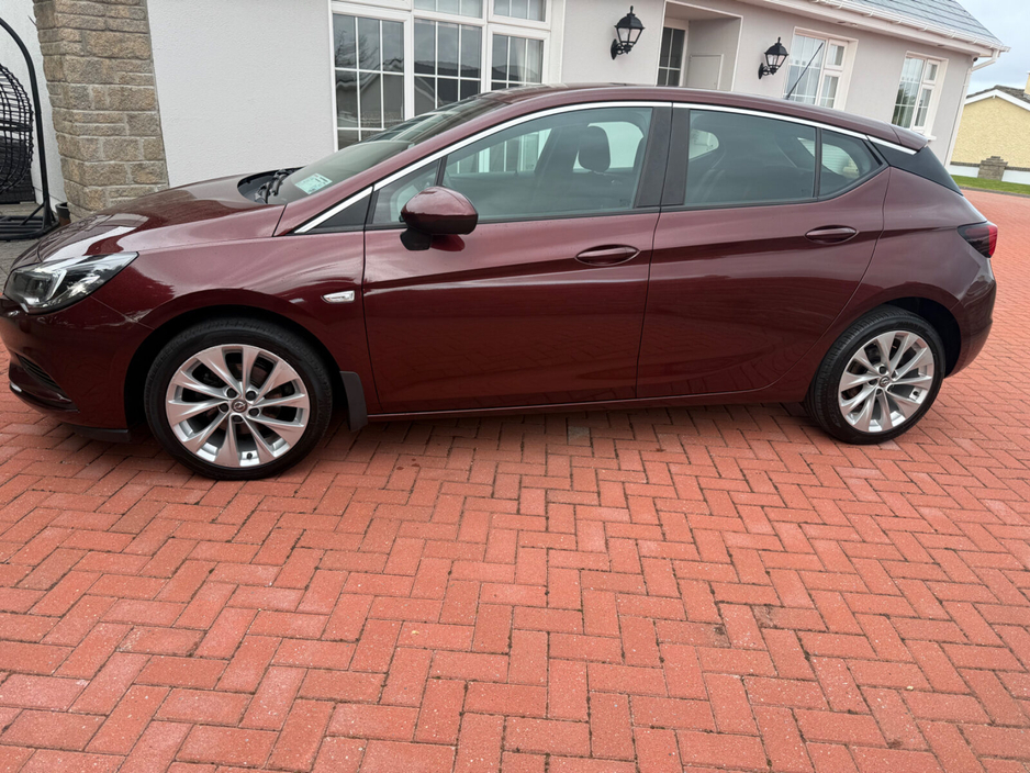 2018 Opel Astra - image 7