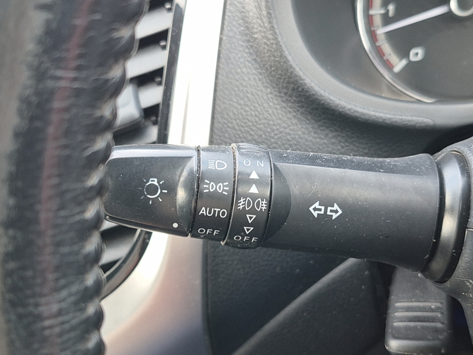 2017 Mitsubishi L200 - image 24