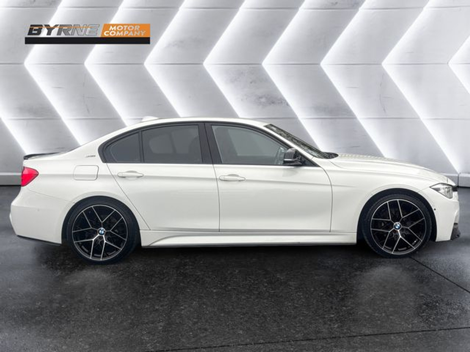 2016 BMW 3 Series - image 6