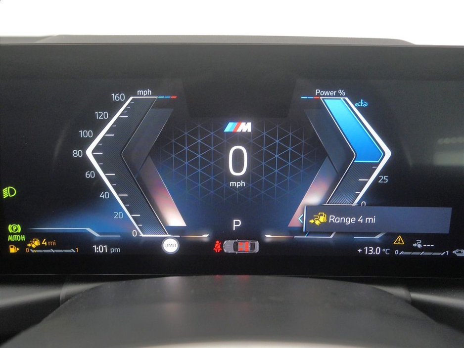 2023 BMW 3 Series - image 9