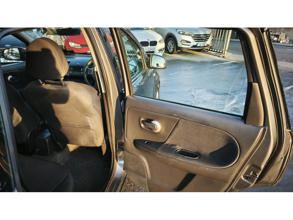 2012 Nissan Note - image 10