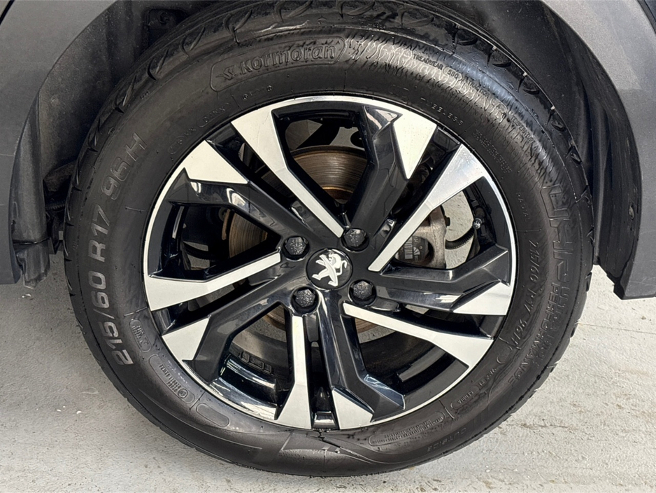 2022 Peugeot 2008 - image 11