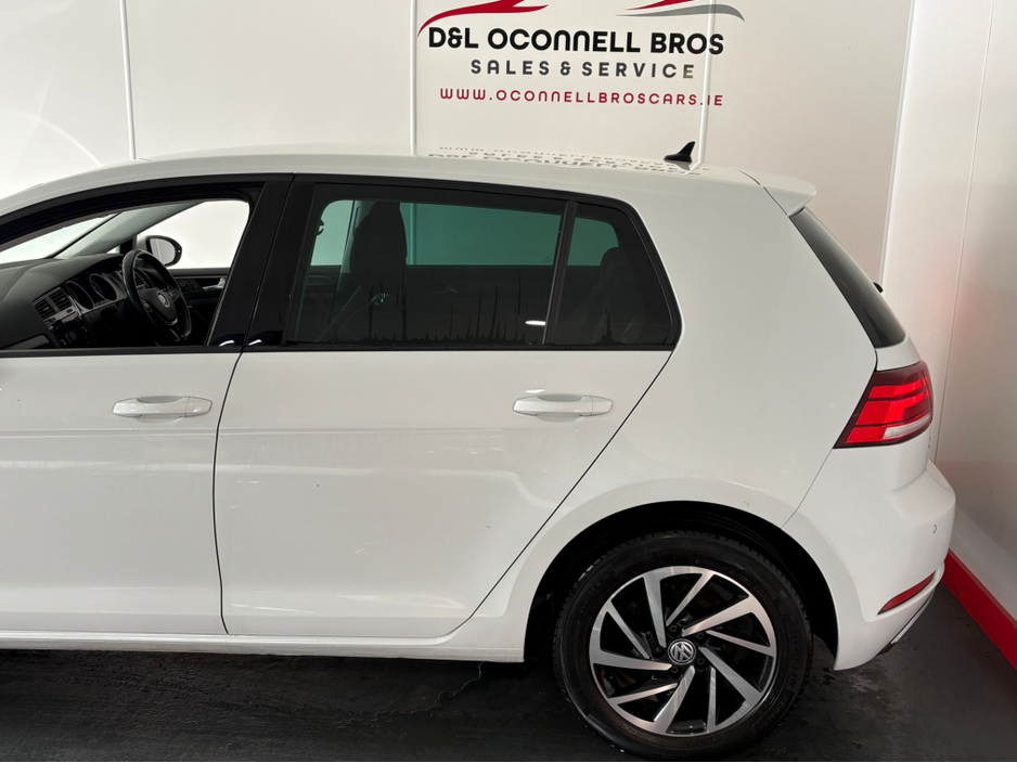 2020 Volkswagen Golf - image 19