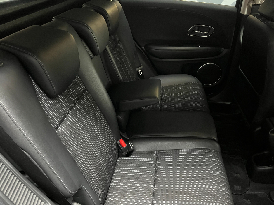 2017 Honda Vezel €17950 2017 HONDA VEZEL HYBRID Z SENSING 1.5 AUTOMATIC / CRUISE CONTROL / REVERSE CAMERA / HEATED SEATS / PADDLE SHIFTERS €17,950